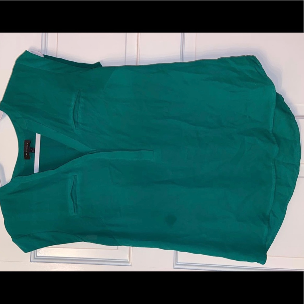 The limited size S shirtsleeves
